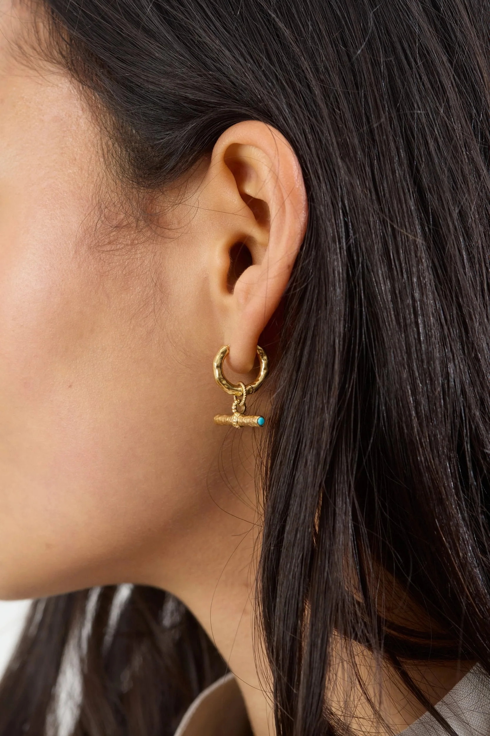 T-Bar Maxi Hoops | Turquoise - Image 5
